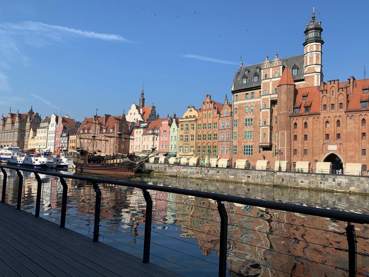 Baltic Riviera Apartments - Luxurious Apartment With Patio And River View グダニスク エクステリア 写真